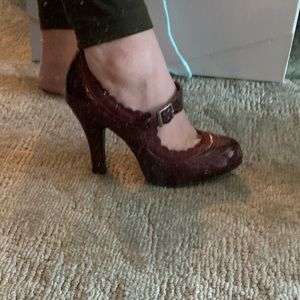 Mossimo size 7 ruby heels